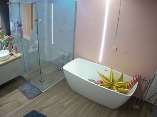 voyeurcam-casa-salsa-bathroom-2