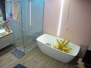 voyeurcam-casa-salsa-bathroom-2