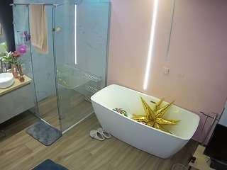 voyeurcam-casa-salsa-bathroom-2