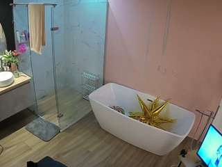 voyeurcam-casa-salsa-bathroom-2