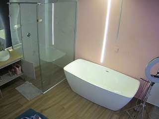 voyeurcam-casa-salsa-bathroom-2
