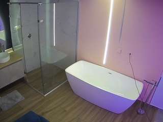 voyeurcam-casa-salsa-bathroom-2
