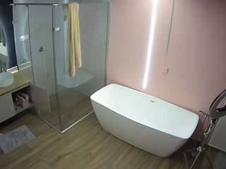 voyeurcam-casa-salsa-bathroom-2