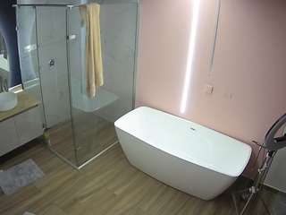 voyeurcam-casa-salsa-bathroom-2