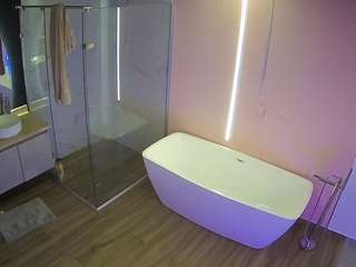 voyeurcam-casa-salsa-bathroom-2