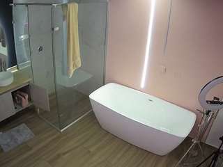 voyeurcam-casa-salsa-bathroom-2