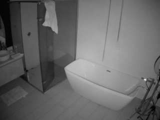 voyeurcam-casa-salsa-bathroom-2