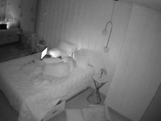 voyeurcam-casa-salsa-bathroom-2