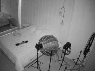 voyeurcam-casa-salsa-bathroom-2