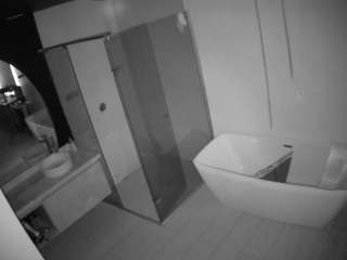 voyeurcam-casa-salsa-bathroom-2