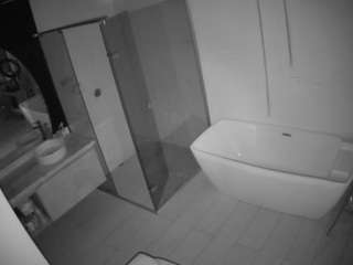 voyeurcam-casa-salsa-bathroom-2