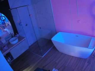 voyeurcam-casa-salsa-bathroom-2
