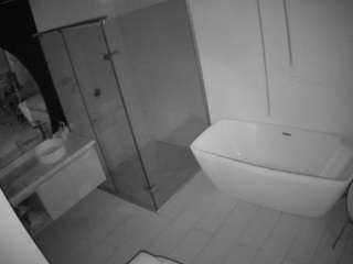 voyeurcam-casa-salsa-bathroom-2