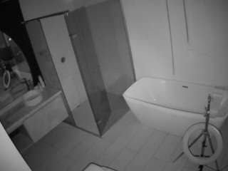 voyeurcam-casa-salsa-bathroom-2