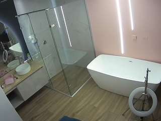 voyeurcam-casa-salsa-bathroom-2