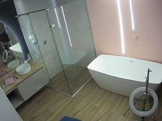 voyeurcam-casa-salsa-bathroom-2
