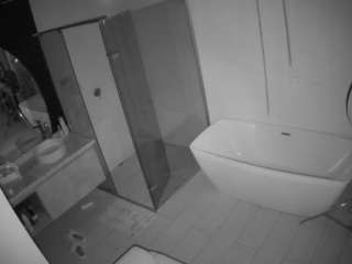 voyeurcam-casa-salsa-bathroom-2
