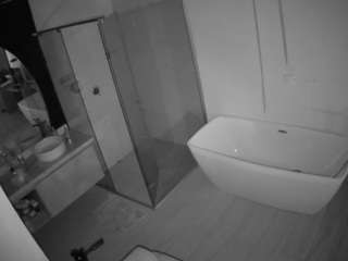 voyeurcam-casa-salsa-bathroom-2