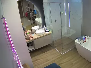 Casa Salsa Bathroom 2's Live Sex Cam Show