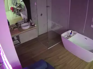 Casa Salsa Bathroom 2's Live Sex Cam Show