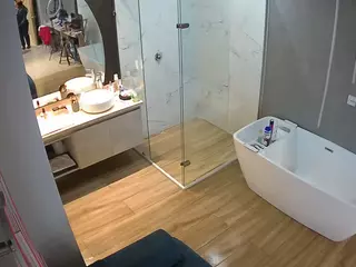 Casa Salsa Bathroom 2's Live Sex Cam Show