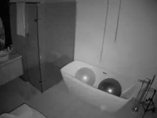 Casa Salsa Bathroom 2's Live Sex Cam Show