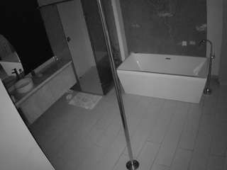 camsoda voyeurcam-casa-salsa-bathroom-3