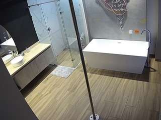 camsoda voyeurcam-casa-salsa-bathroom-3