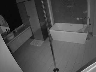 camsoda voyeurcam-casa-salsa-bathroom-3