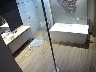 camsoda voyeurcam-casa-salsa-bathroom-3