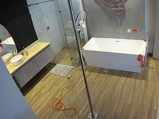 camsoda voyeurcam-casa-salsa-bathroom-3