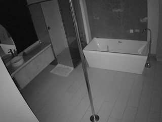 camsoda voyeurcam-casa-salsa-bathroom-3