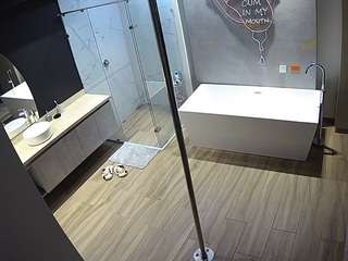 Amas De Casa Desesperadas camsoda voyeurcam-casa-salsa-bathroom-3