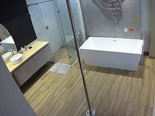 Xterribly Cutex camsoda voyeurcam-casa-salsa-bathroom-3