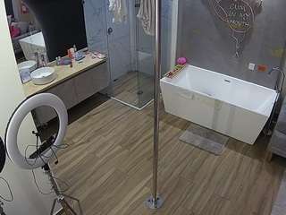 voyeurcam-casa-salsa-bathroom-3
