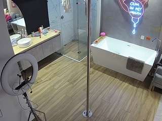 voyeurcam-casa-salsa-bathroom-3's preview