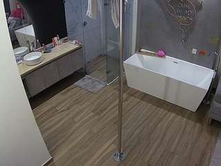voyeurcam-casa-salsa-bathroom-3