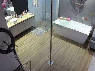 voyeurcam-casa-salsa-bathroom-3
