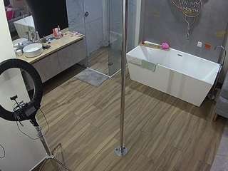 voyeurcam-casa-salsa-bathroom-3
