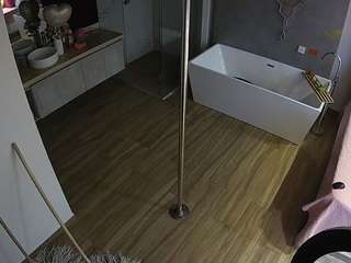 voyeurcam-casa-salsa-bathroom-3