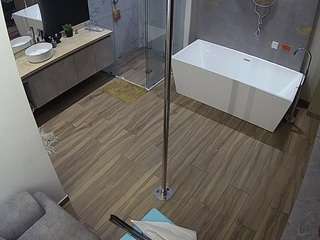 voyeurcam-casa-salsa-bathroom-3