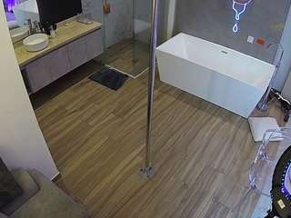 voyeurcam-casa-salsa-bathroom-3
