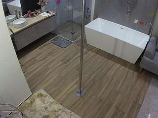 voyeurcam-casa-salsa-bathroom-3
