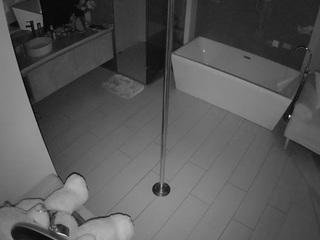 voyeurcam-casa-salsa-bathroom-3