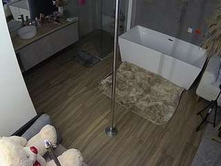 voyeurcam-casa-salsa-bathroom-3