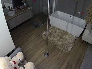 voyeurcam-casa-salsa-bathroom-3