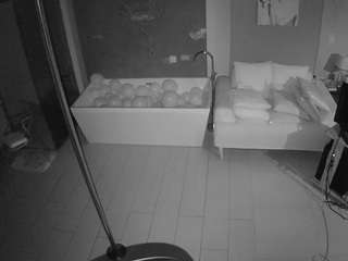 voyeurcam-casa-salsa-bathroom-3