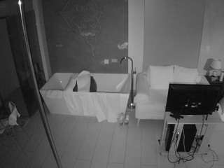 voyeurcam-casa-salsa-bathroom-3