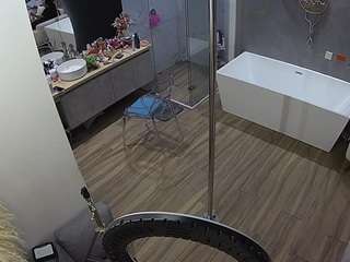 voyeurcam-casa-salsa-bathroom-3