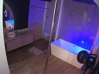 Casa Salsa Bathroom 3's Live Sex Cam Show